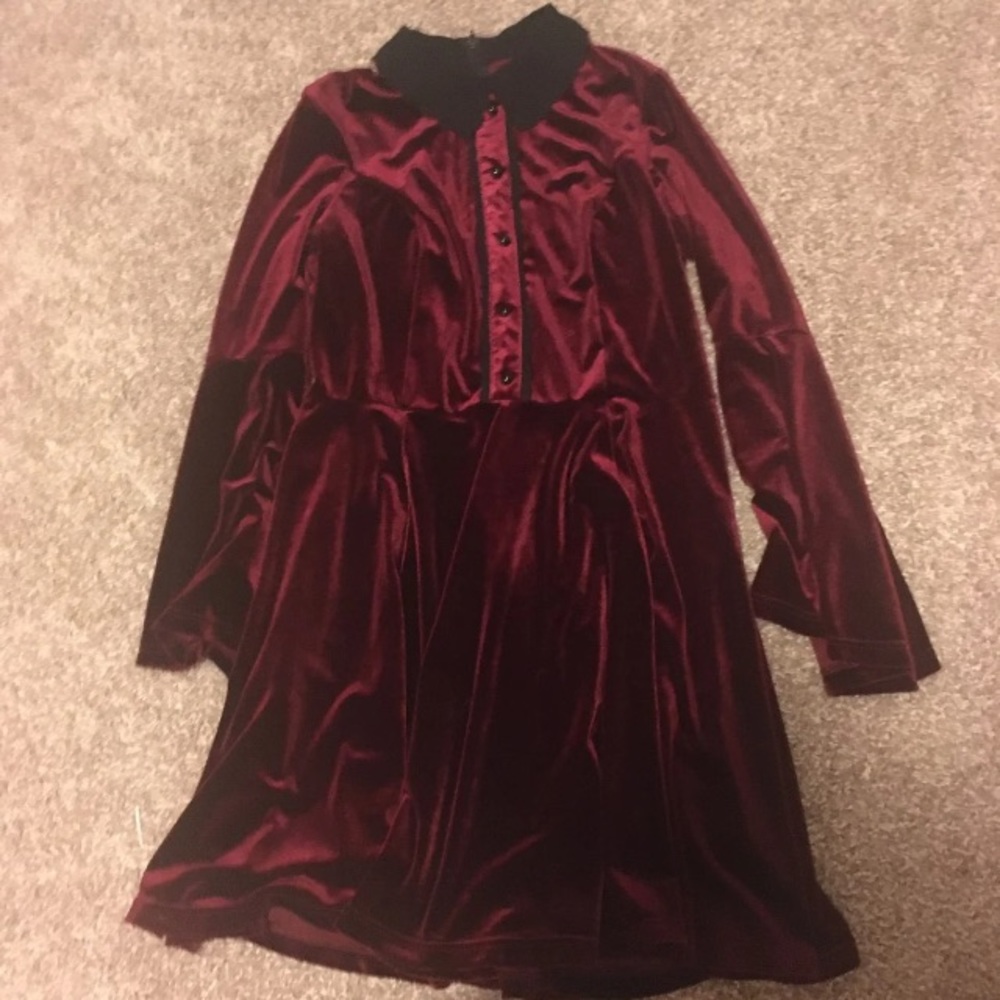 Rare flare sleeve hell bunny dress